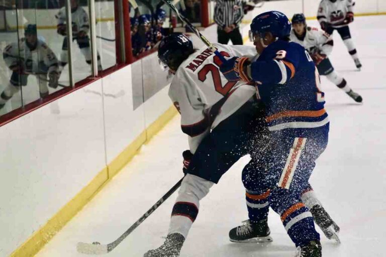 Men’s hockey lose first of the season against McGill