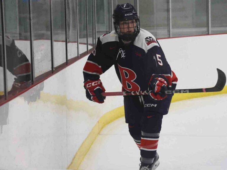 Women’s hockey: Badgers drop back-to-back road games, fall below .500