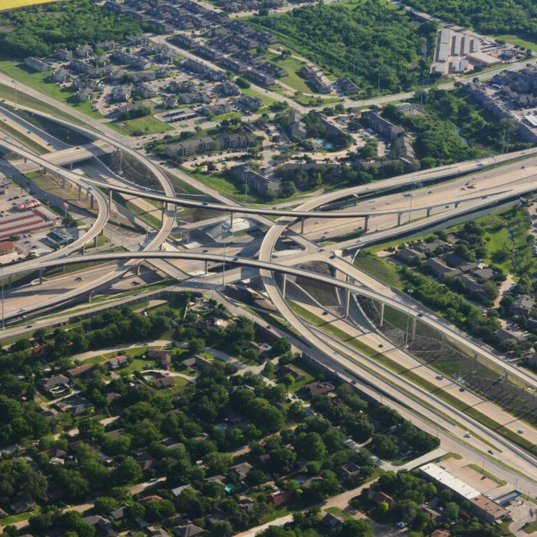 Ford wants to build a tunnel under Hwy 401 but infrastructure experts have concerns 